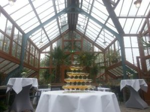 champagne toren in de "oude Hortus" oudehortus, triadepartyrent, champagnetoren, Utrecht, Hortus botanicus