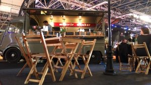 Café de Paris bistroset op Evenementenbeurs in Jaarbeurs Utrecht Mobiele Wijnbar - Café de Paris - bistroset - festival - Triade Party Rent - Event2016 - Event16 - evenementenbeurs - jaarbeurs - Utrecht